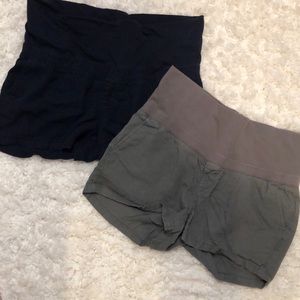 2️⃣ pairs Old Navy Maternity 🤰🏻 shorts